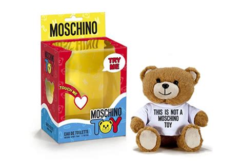 Moschino выпустили духи в виде плюшевого медведя | MARIECLAIRE