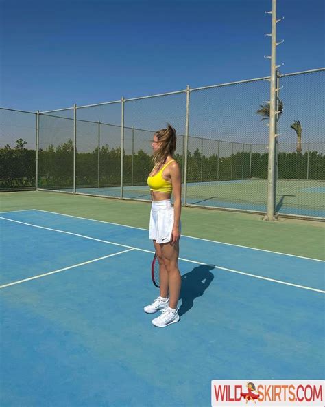 10 Hot Photos By Emilia Bte