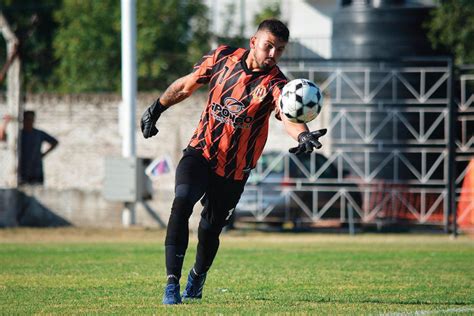 El Tab Del F Tbol Por Qu Ning N Jugador Gay De Primera Se Anim A Contarlo La Nacion