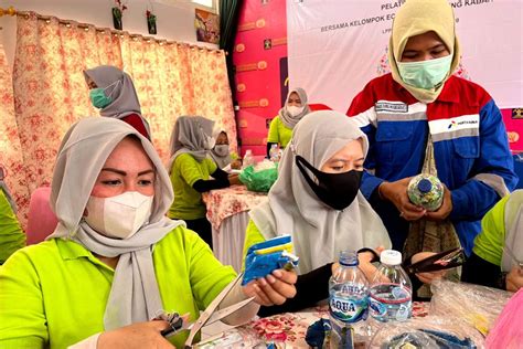 Kelompok Kabarti Beri Pelatihan Pengolahan Sampah Anorganik Melalui Ecobrick Antara News