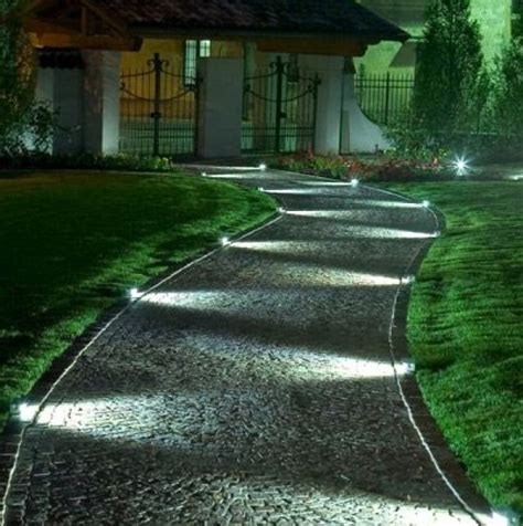 15 Stylish Landscape Lighting Ideas - Garden Lovers Club
