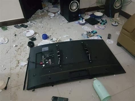 See How A Nigerian Lady Destroyed Her Boyfriend S Property At His Home After She Saw Nude Photos