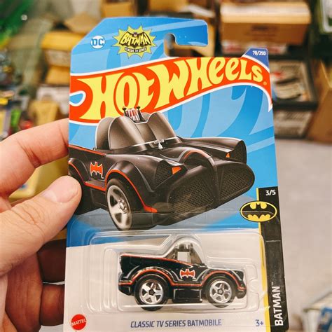 Hot Wheels Batmobile Q