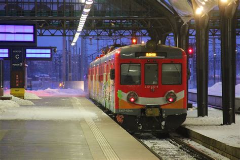 Pr En Wroc Aw G Wny Train Station Flickr