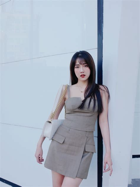 Nghỉ lễ hot girl Reuters tung ảnh bikini nóng bỏng khiến fans xuýt xoa Báo Dân trí