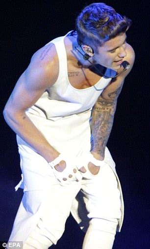 Tati Neves Opens Up About Justin Bieber But Did They Have Sex Daily Mail Online