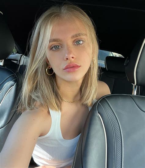 Lena Ludwig On Instagram Just Hangin Out Wbu Straight Blonde Hair Shoulder Length Hair