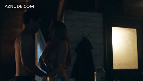 ELISABETH MOSS Nude AZNude