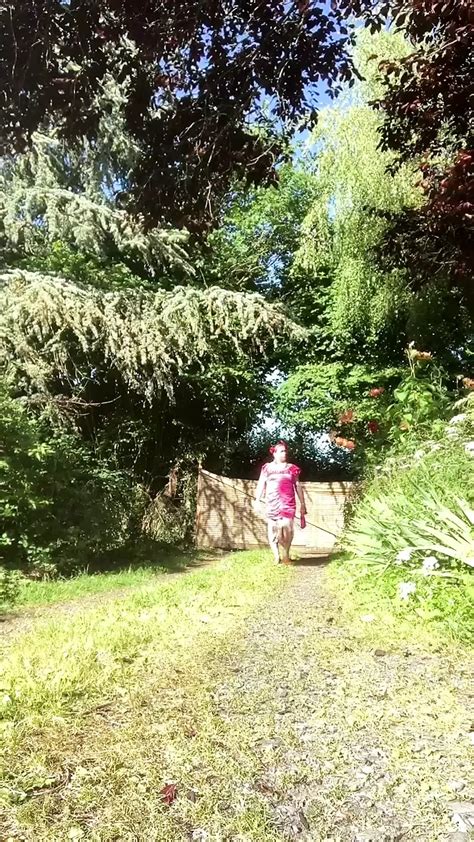 Dressed With A Short Fuchsia Dress For A Night Out Gay Amateur Porn Feat Soumise XHamster