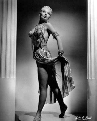 Lili St Cyr Porn Pictures Xxx Photos Sex Images Pictoa