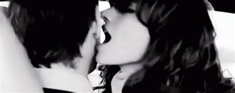 Ways To Use Your Tongue To Make Oral Sex So Much Hotter YourTango