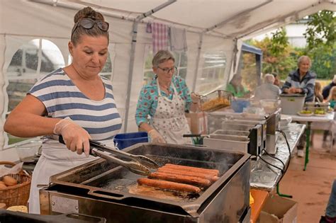 Haslacher Lassen Sich Spa Am Stadtteilfest Nicht Vom Dauerregen