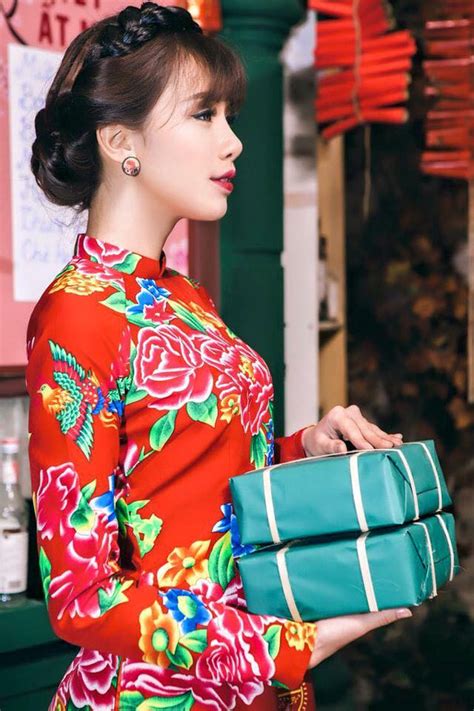 Ng M C C C N Ng Hot Girl Khoe V Xinh T I R Ng R V I O D I N Xu N