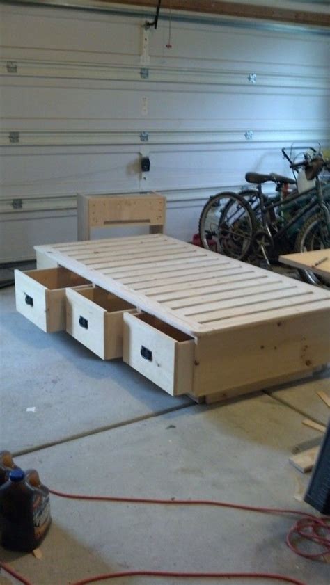 DIY Pallet Bed Frame Design