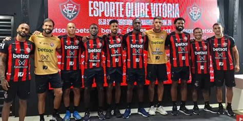 Vit Ria Apresenta Os Novos Refor Os Contratados Para A Temporada