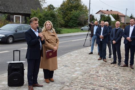 Uroczyste otwarcie przebudowanej drogi powiatowej Grębków Podsusze