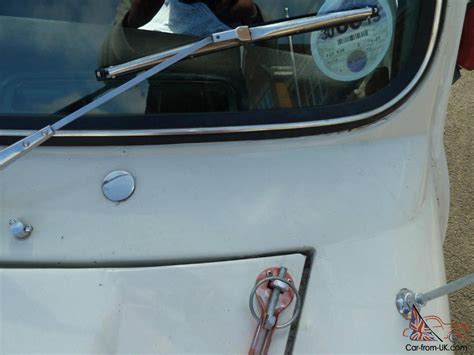 AUSTIN MINI RED HOT WHITE