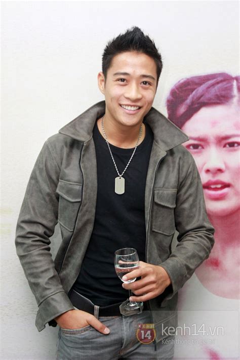 Bồ cũ hot boy nổi loạn thân thiết với Huỳnh Anh