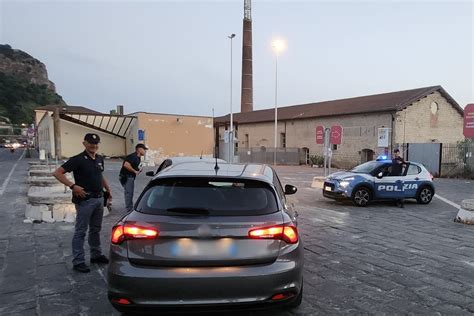 Movida Controlli Di Carabinieri E Polizia A Napoli E In Provincia