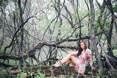 Caitlins Floral Inspired Outdoor Boudoir Session