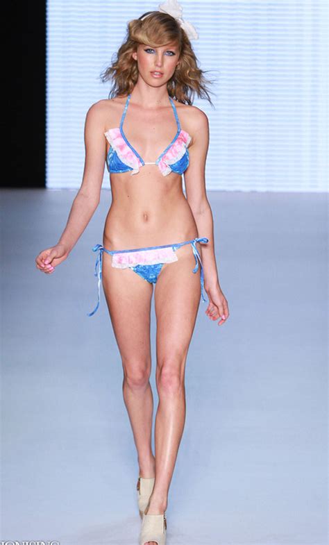 Nóng bỏng xu hướng bikini hè