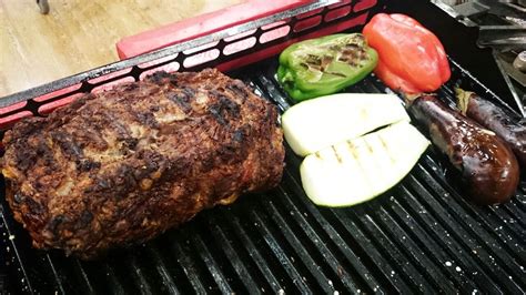 Ojo De Bife Relleno Especiado Con Papas Cubo Y Salteado De Hongos A La