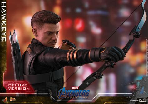 Hot Toys Debuts Avengers Endgame Captain Marvel Figure