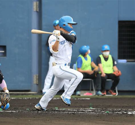 【日本ハム】ドラ1矢沢宏太が待望の初安打 稲葉gmとの“ヒミツの特訓”成果だ プロ野球写真ニュース 日刊スポーツ