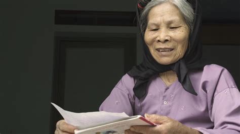 Vietnamese Gay Son Raised In A Homophobic Environment Writes To His Mother Mom Im Sorry I