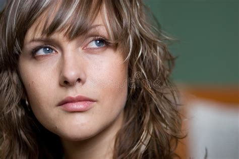 Fille Songeuse Photo Stock Image Du Motions Gens Blonde