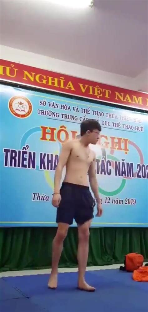 Horny Vietnamese Boy Get Naked And Jerk Off ThisVid