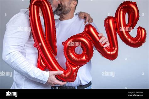 Jeune Homme Gay Qui Sembrasse Banque De Photographies Et Dimages Haute R Solution Alamy