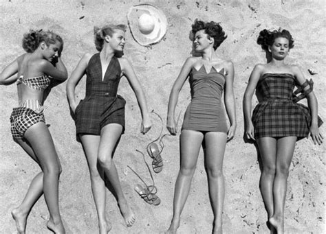 Historia del bikini en España Un recorrido por su evolución en nuestras playas La Capilla