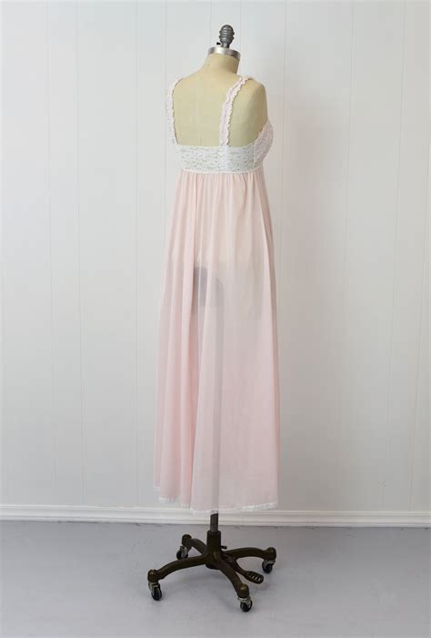 1970s 1980s Light Pink White Floral Lace Sheer Nylon Nightgown Lingerie Boudoir Canned Ham Vintage