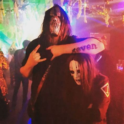 Создать мем "slipknot мик томсон, слипкнот джои джордисон, слипкнот мик ...