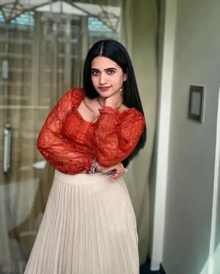 Sravanthi Chokarapu Top Hot Pics And Photo