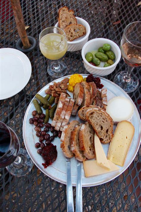 New orleans food guide 13 best restaurants for foodies to try in nola