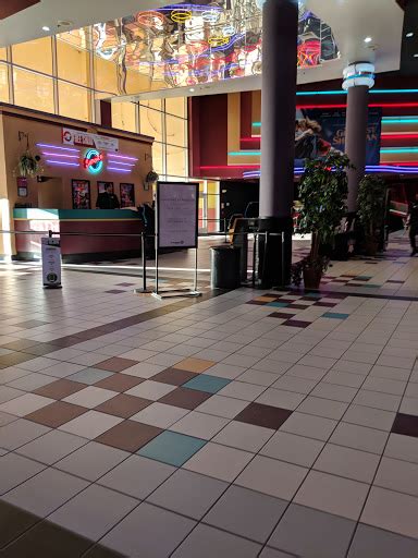 Movie Theater Regal Cinemas Town Center 16 And Rpx Reviews And Photos