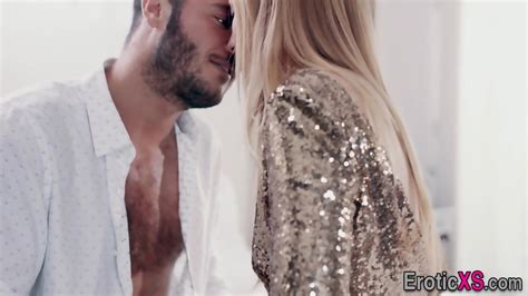 Teen Babe Giving Head And Riding