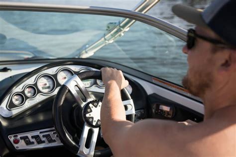 Boating Etiquette How To Be A Considerate Boater Barry Jays And