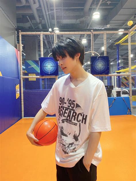 WayV Updates on Twitter RT WayV official YANGYANG 刘扬扬 WayV