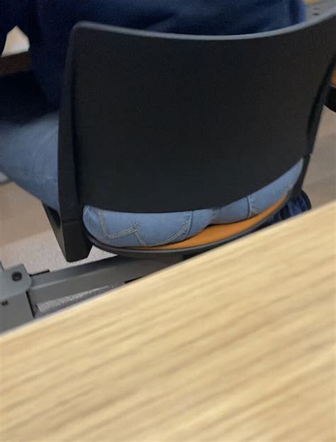 Girl With Phat Ass Sticks Out Her Amazingly Shaped Ass In Jeans While Sitting Crazy Bubble Butt