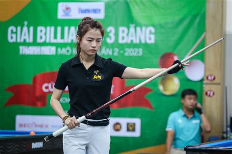 Hai hot girl billiards người vượt đường xa người lái xe trăm km dự giải Thanh Niên