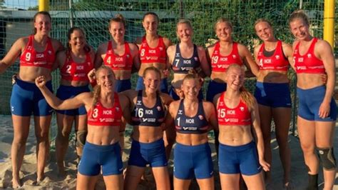 Selección femenina de Noruega desafió el uso de bikini en balonmano playa por considerarlo