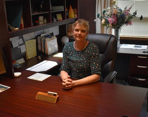 Harbor Real Estate Agent To Appear On Naked And Afraid The Daily World