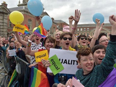 Parlamento Ue Riconosce I Diritti Delle Famiglie Gay Le Leggi Si Adeguino Corriere It