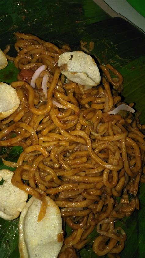 mie aceh indonesian spicy noodle soup mie pedas aesthetic mie ayam