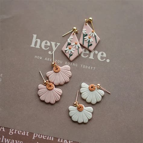 Boucles d Oreilles en Argile Polymère pour Femme Fait à la Main Motif