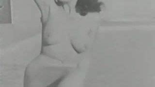 Gentle Girl Undressing And Posing 1950s Vintage Porn 8b XHamster