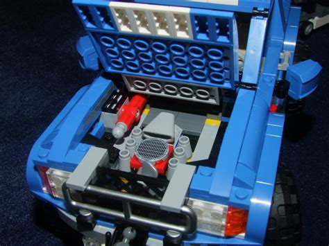Legoism: Lego Creator 5893 'Offroad Power' Review: Blue Sporty Nirvana